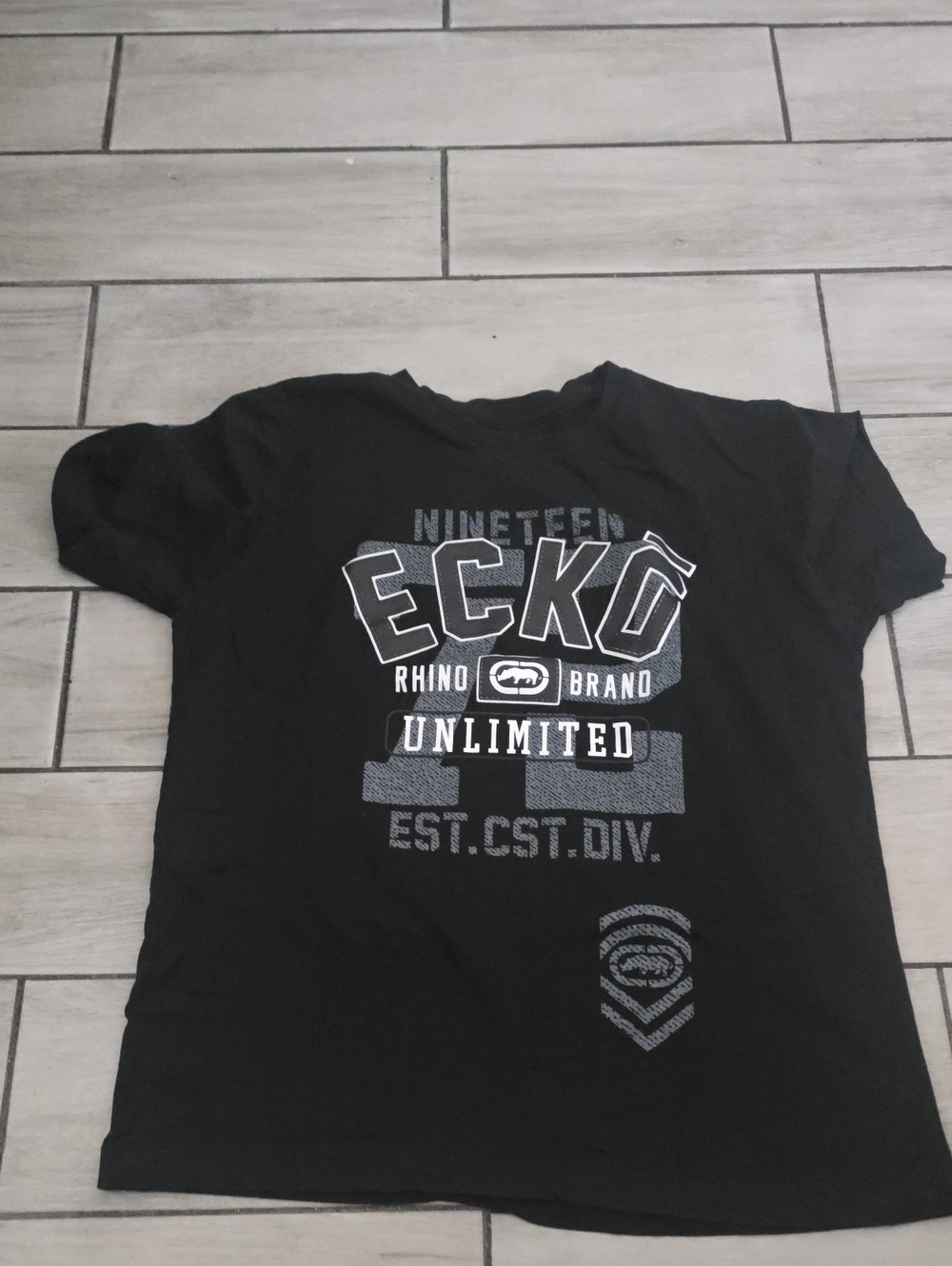 Ecko Unlimited Black Short-Sleeve Graphic Tee with Gray Logo